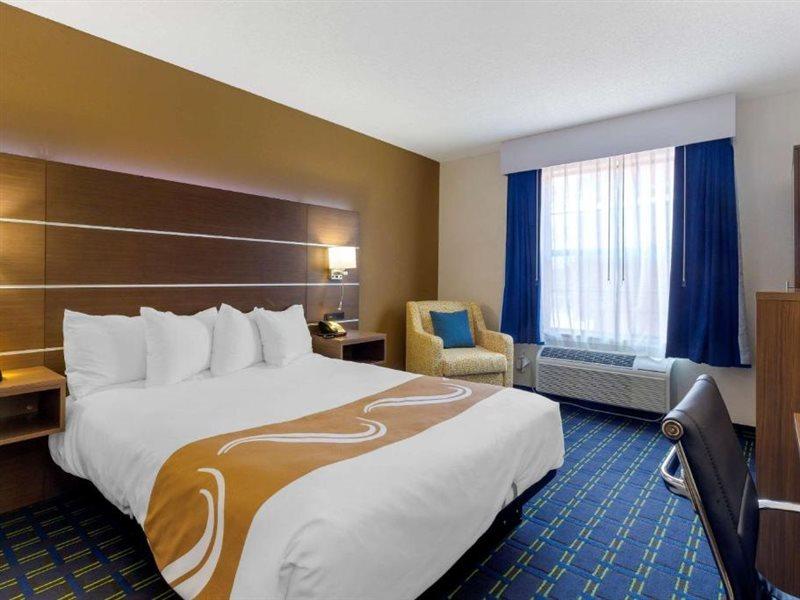 Quality Inn Лий Екстериор снимка
