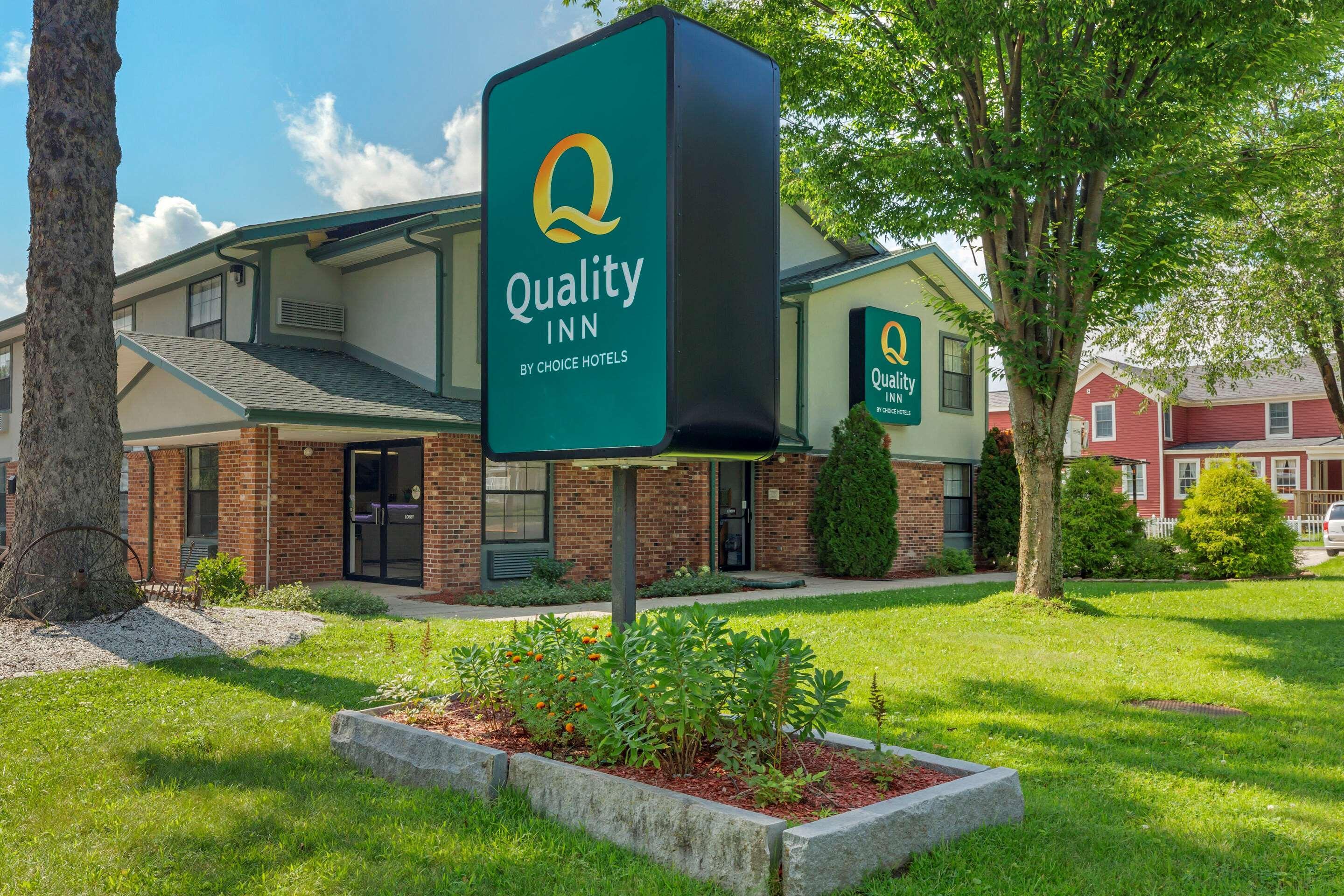Quality Inn Лий Екстериор снимка